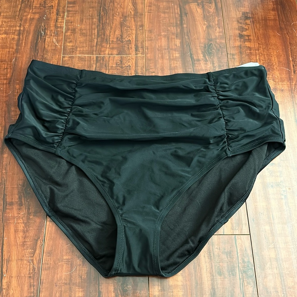 NWT California Sunshine ruched swim bottoms